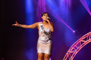 Shakira Santos sings “If I Ain’t Got You” by Alicia Keys for the talent portion of the pageant.